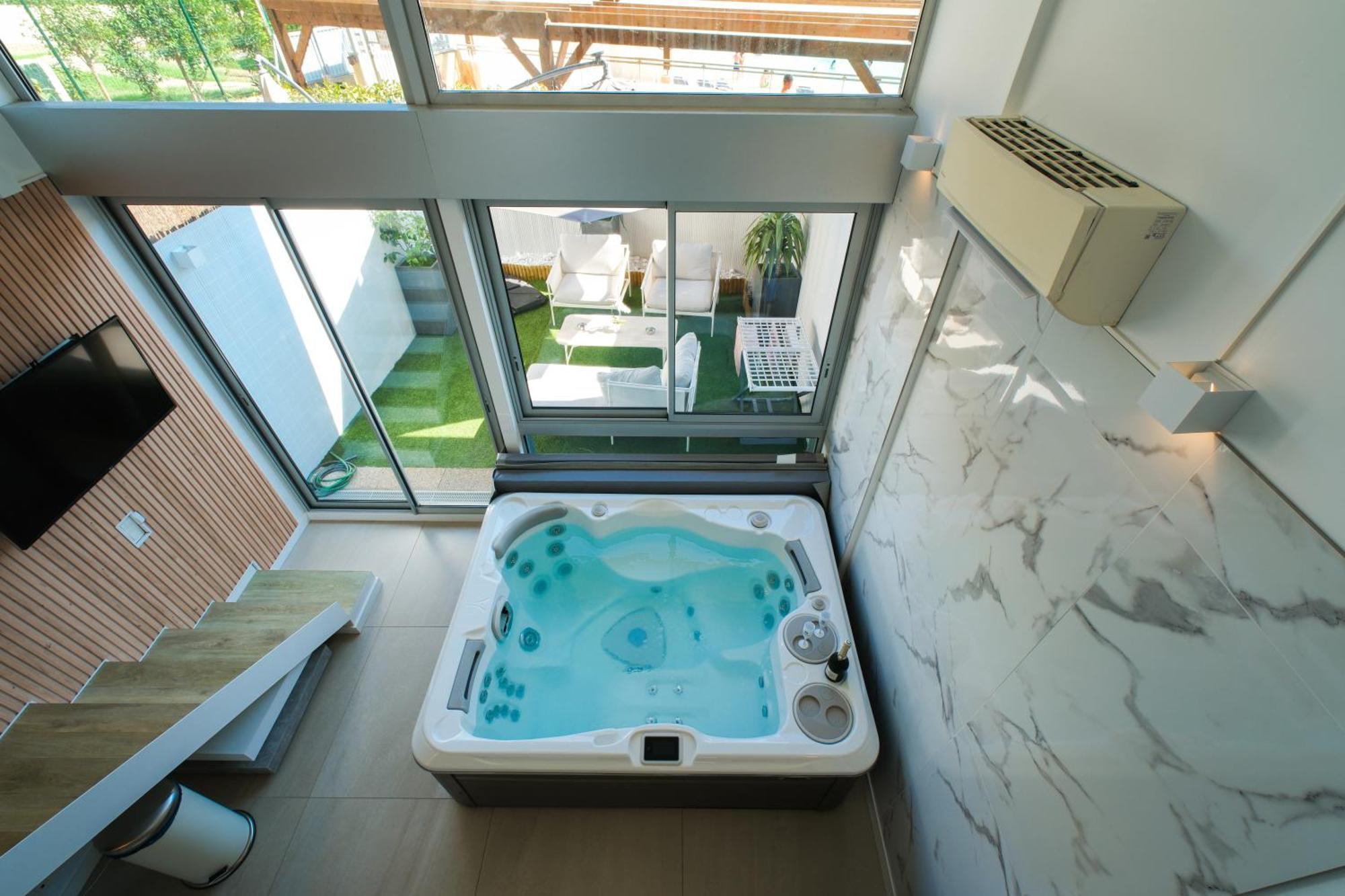 Villa Bono Jacuzzi & Spa Saint-Laurent-du-Var Ngoại thất bức ảnh