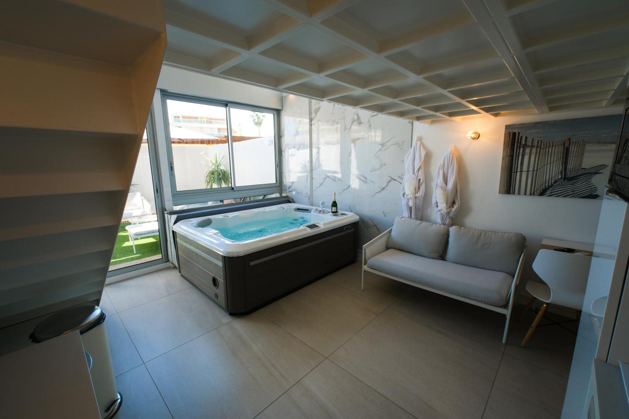 Villa Bono Jacuzzi & Spa Saint-Laurent-du-Var Ngoại thất bức ảnh